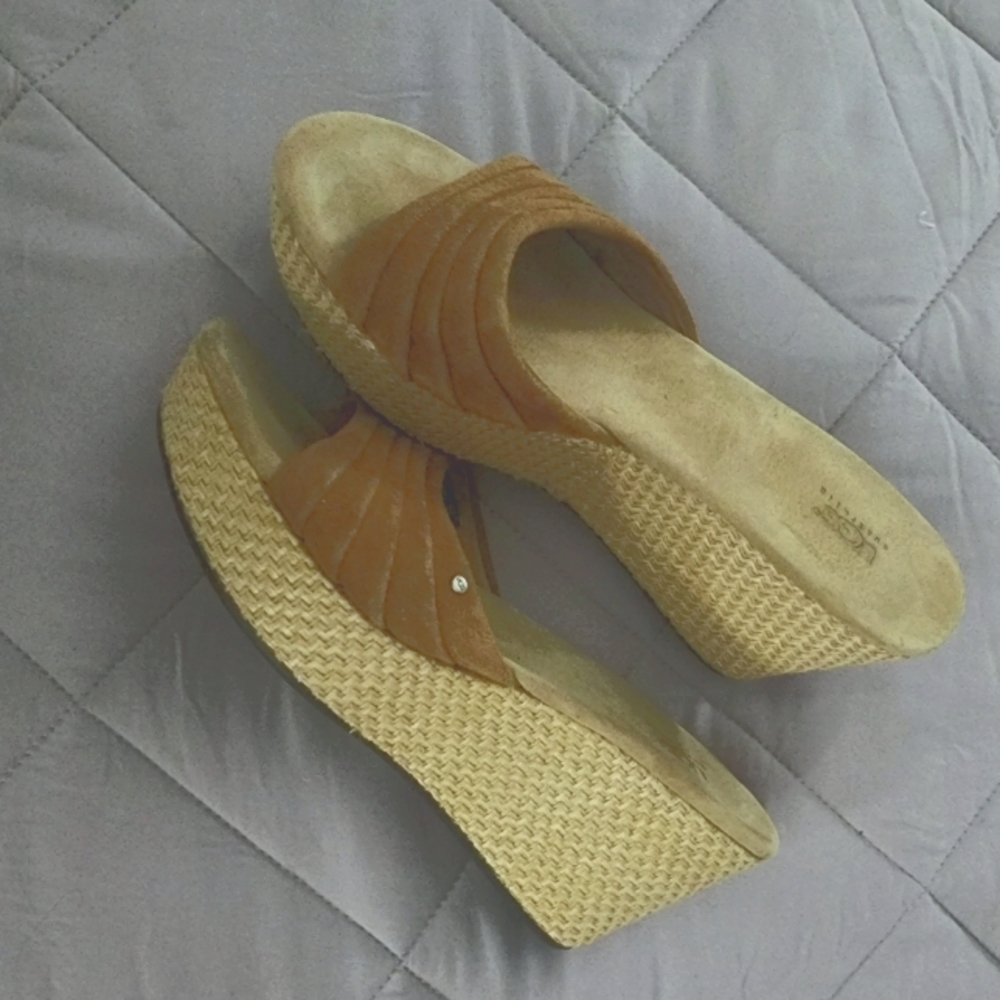 UGG slides Sz 8